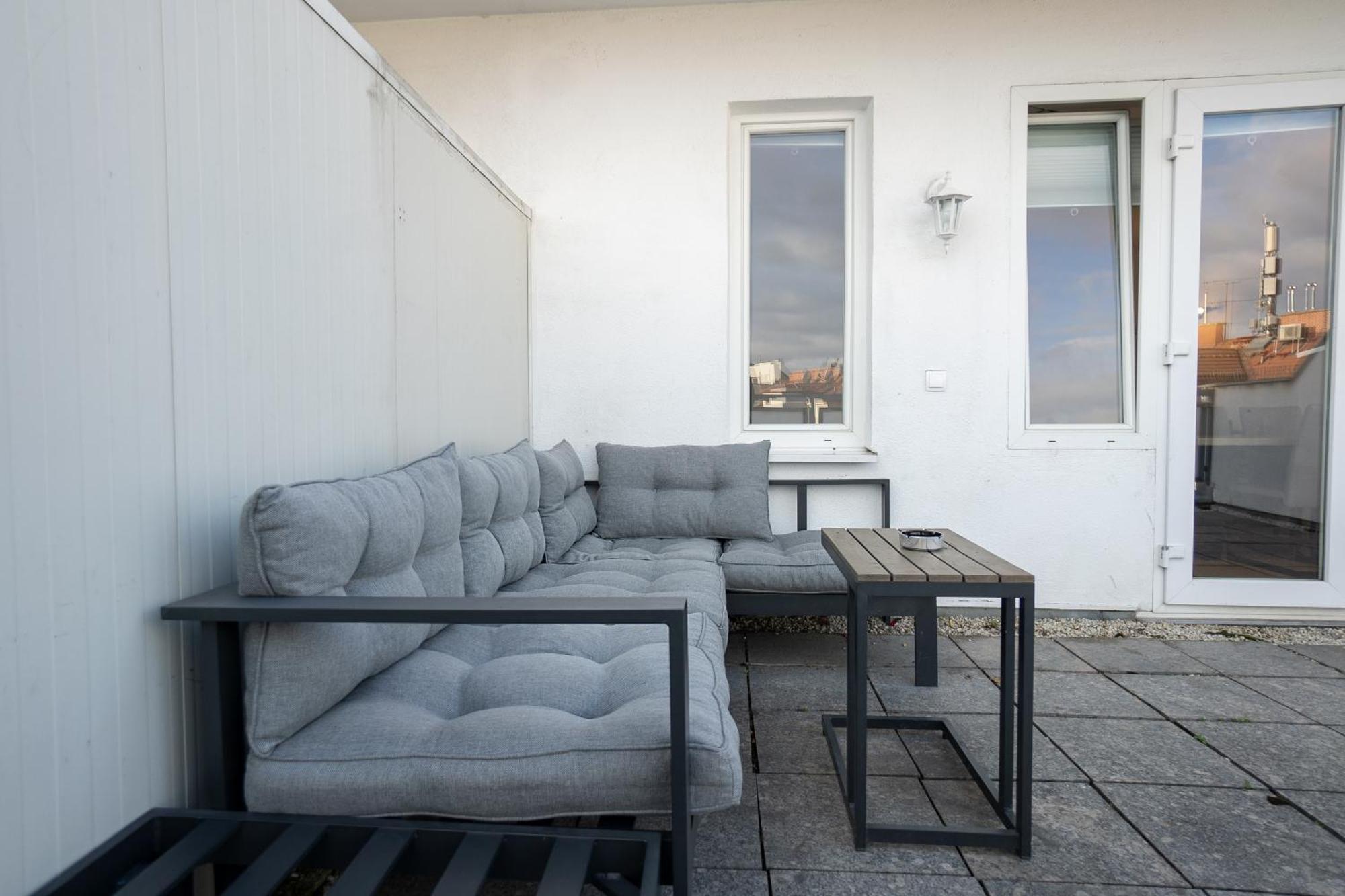 Apartment With A Private Terrace Located Right Near Belvedere Castle, 15 Minutes Away From Stephansdom Відень Екстер'єр фото