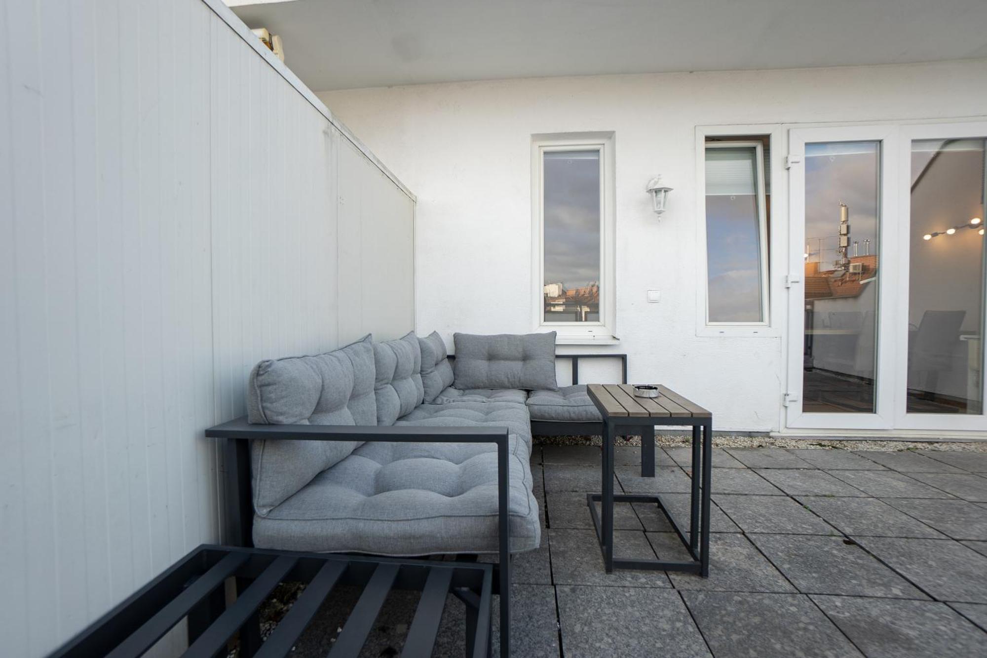 Apartment With A Private Terrace Located Right Near Belvedere Castle, 15 Minutes Away From Stephansdom Відень Екстер'єр фото